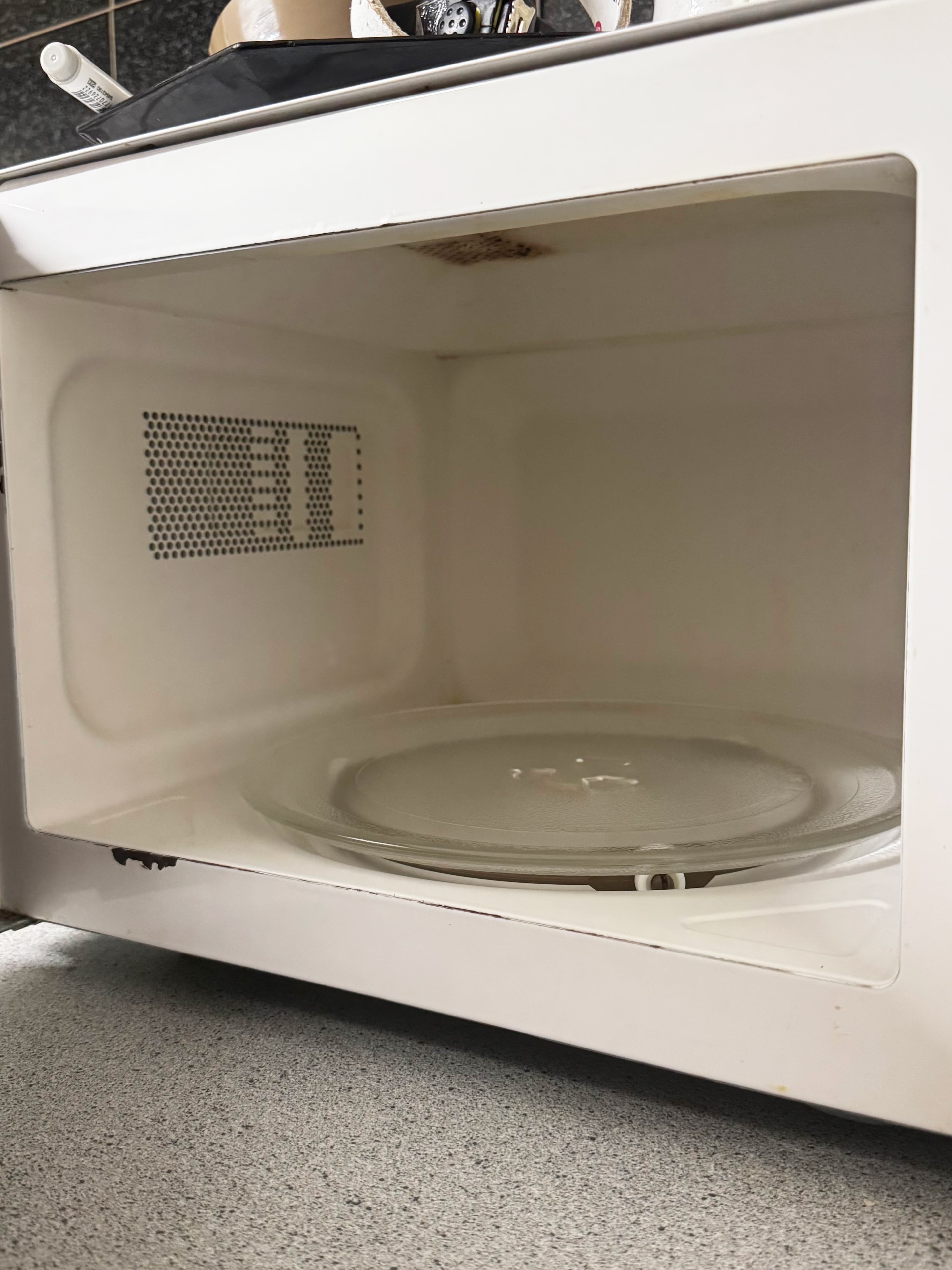 Microwave after cleaning